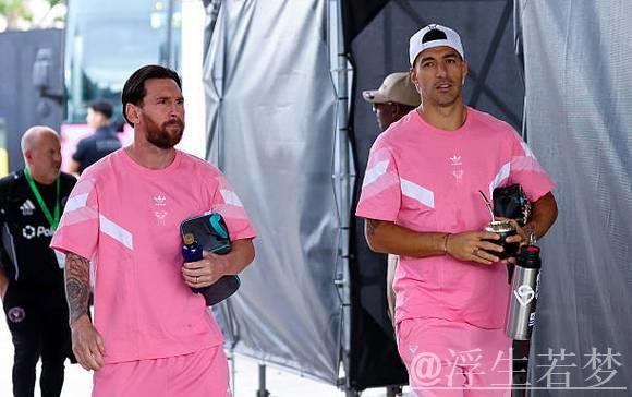 苏亚雷斯晒与传奇托雷斯合照,托雷斯造访迈阿密国际 苏亚雷斯晒与传奇托雷斯合照,托雷斯造访迈阿密国际